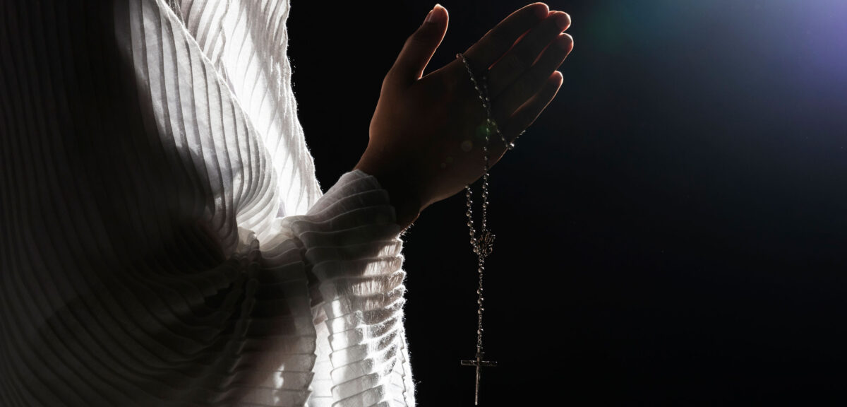 ¿Es mejor rezar tarde por la noche o temprano por la mañana?