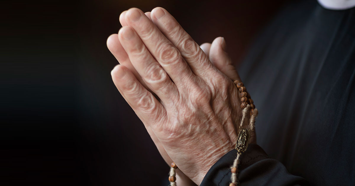 La bendición, ¿con qué mano?