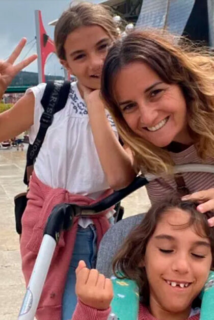 rene y Paco: «La parálisis cerebral de nuestra hija nos enseña a valorar la vida en todas sus dimensiones»