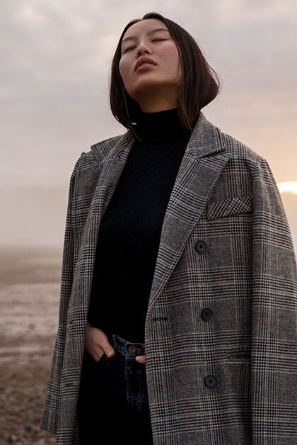 Si nos presentáramos como modelos, salvadores o maestros, pensaríamos que somos mejores que los demás. Eso nos volvería admirables… pero no imitables