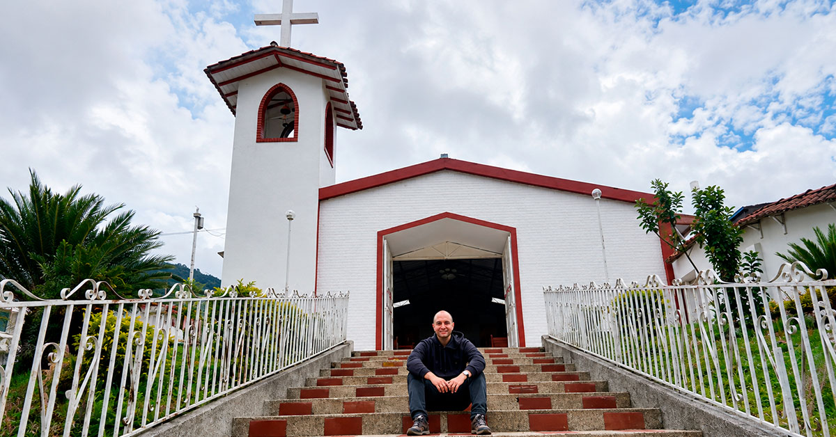 dejó una carrera brillante para ser sacerdote